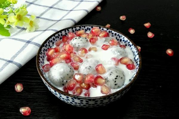 石榴火龙果酸奶沙拉的做法图解6