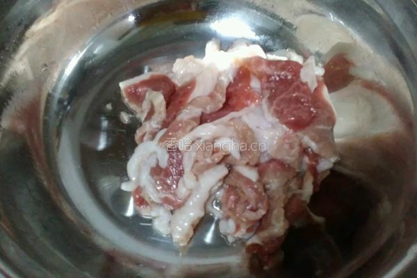 酸菜汆羊肉的做法图解3