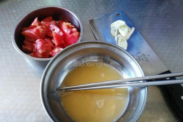 西红柿鸡蛋炒面的做法图解2