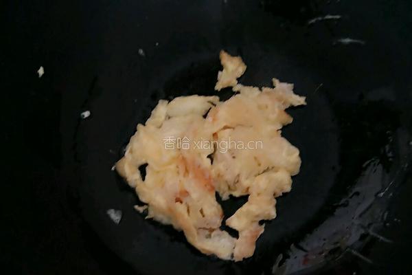 西红柿鸡蛋木耳面条的做法图解2