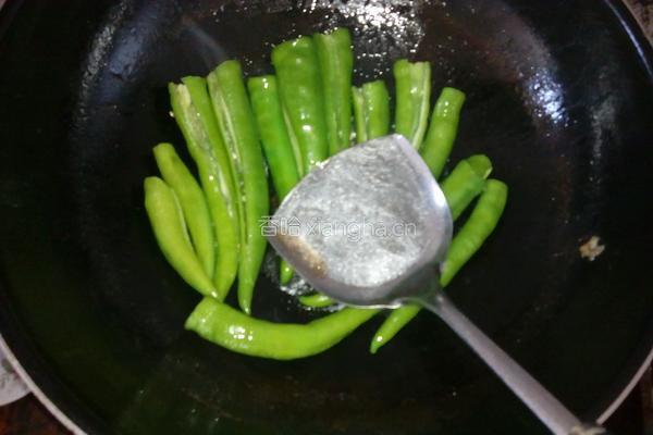 豆豉炒尖椒的做法图解3