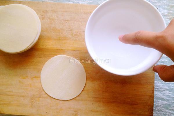 韭菜鸡蛋木耳火腿饺子的做法图解12