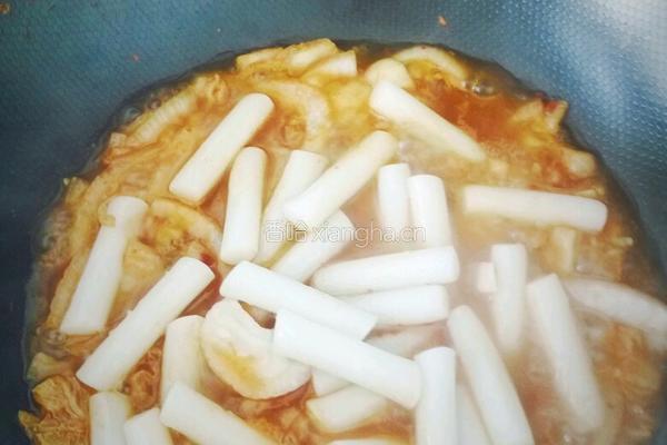 泡菜炒年糕的做法图解6