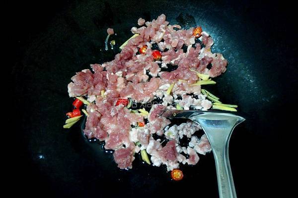 水腌菜炒肉的做法图解4