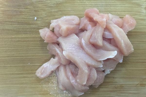 辣酱茄条肉丝的做法图解2