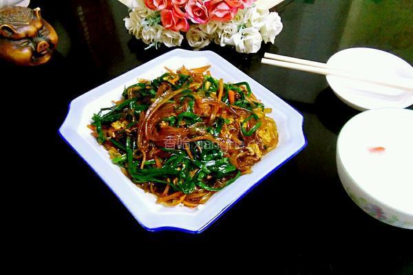 韭菜炒粉条的做法图解12