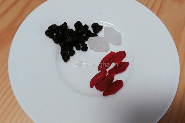 五味子枸杞茶的做法图解1