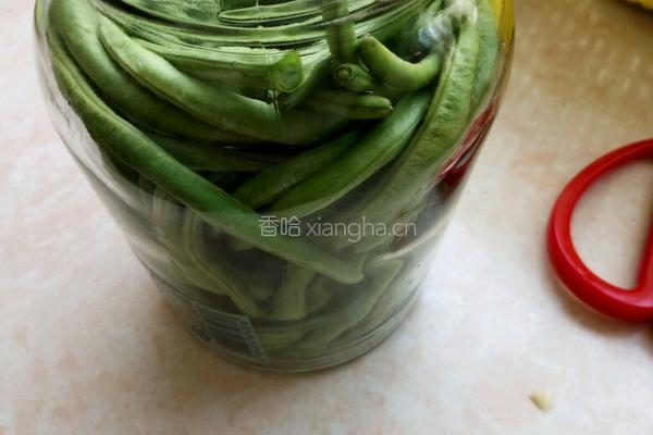 制作酸豆角的做法图解3