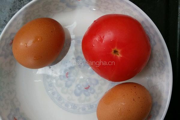 番茄蒸蛋的做法图解1