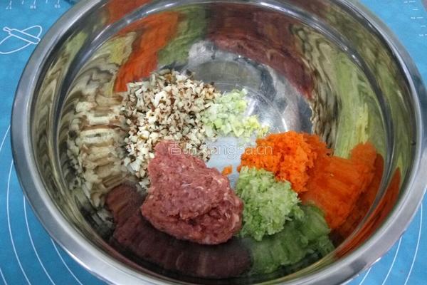 番茄牛肉丸子汤的做法图解1
