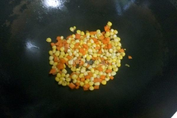 玉米炒肉的做法图解2