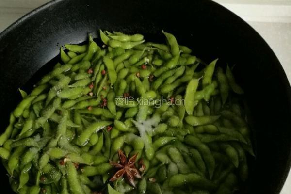 盐水毛豆的做法图解2