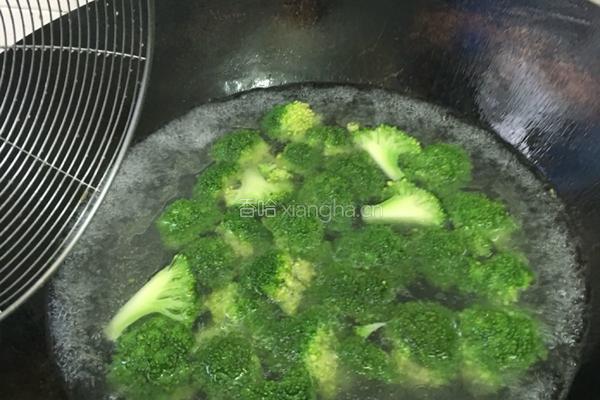 鱿鱼花卷的做法图解1