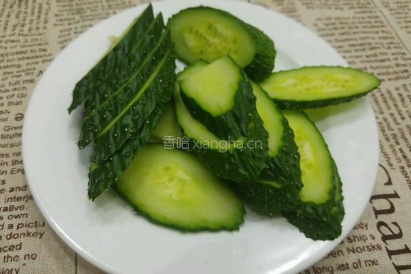 青瓜皮蛋汤的做法图解1