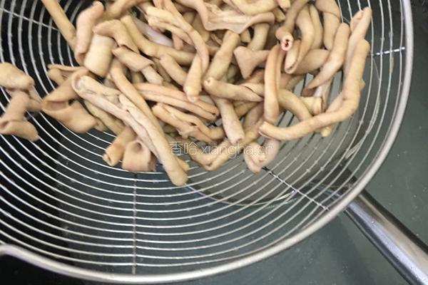 泡椒鸡杂的做法图解1