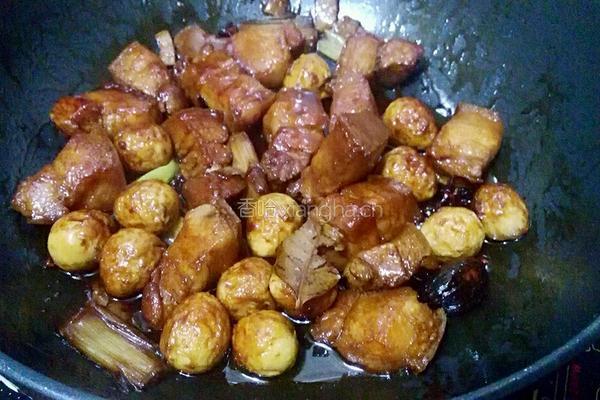 虎皮鹌鹑蛋烧肉的做法图解10