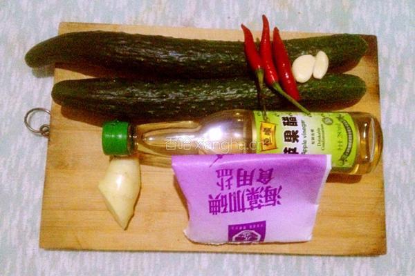 辣椒腌黄瓜的做法图解1