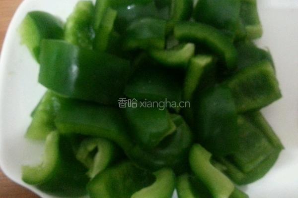青椒炒肉的做法图解3
