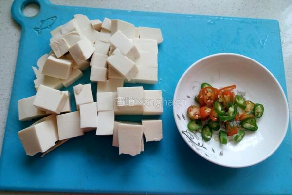 虾皮豆腐的做法图解2