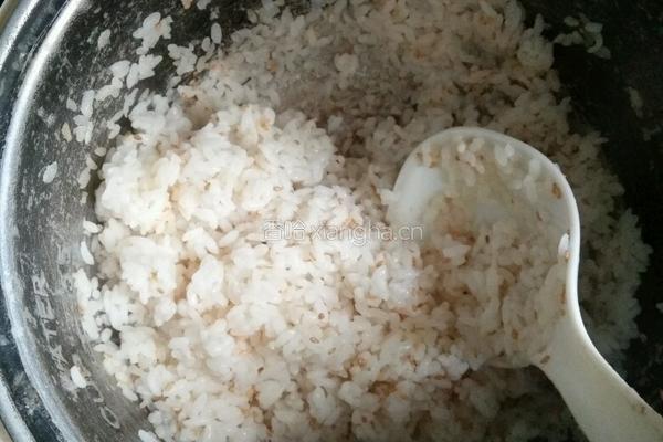辣白菜紫菜包饭的做法图解1