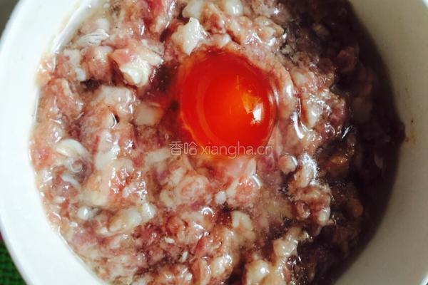 咸蛋姜汁蒸肉饼的做法图解3