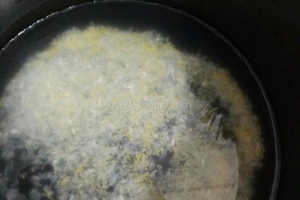 芥菜瘦肉粥的做法图解1