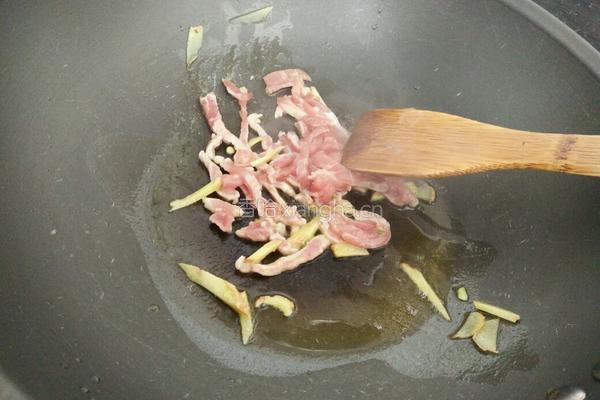 肉丝炒黄秋葵的做法图解5
