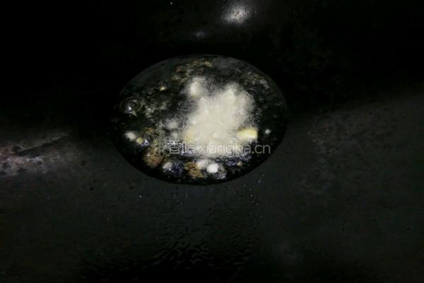 咸蛋黄炒虾的做法图解3