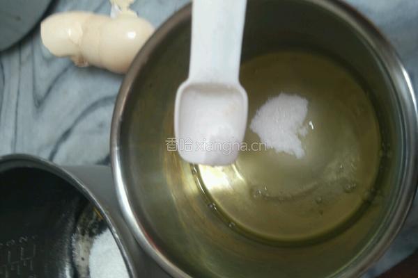 最简单的用电饭锅做巧可力蛋糕的做法图解3