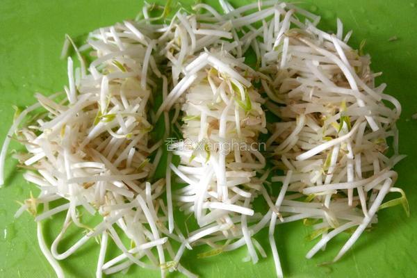 绿豆芽蛋炒饭的做法图解2