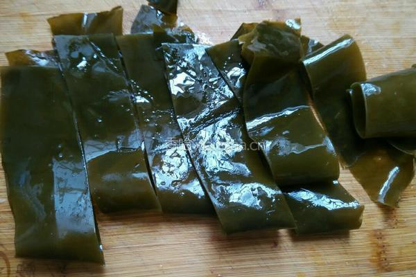 海带骨头汤的做法图解3