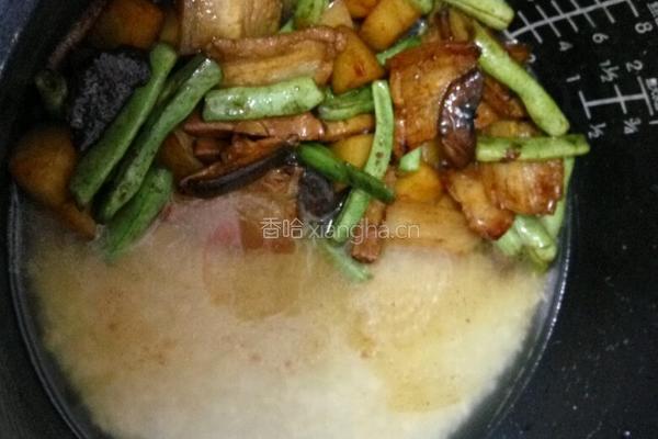 豆角五花肉焖饭的做法图解4