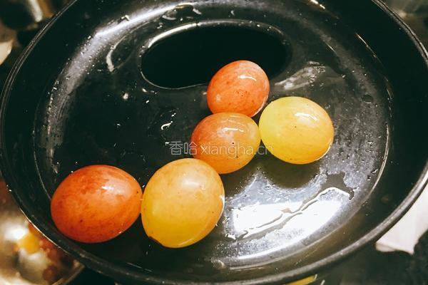 鲜榨葡萄汁的做法图解3