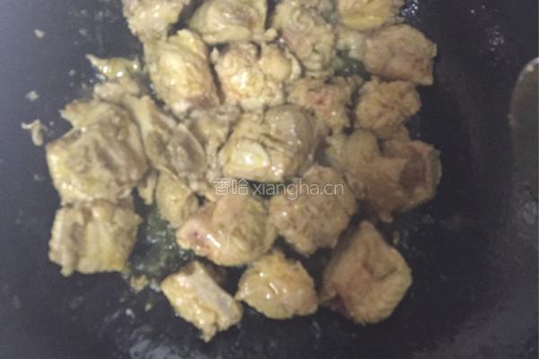 土豆芸豆炖排骨的做法图解2
