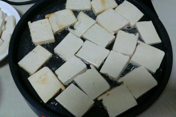 金针菇烧老豆腐的做法图解3