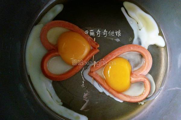 电饭煲火腿爱心煎蛋的做法图解7