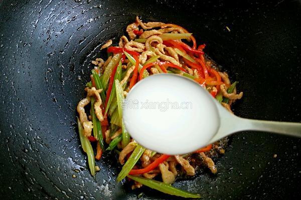 芹菜炒肉丝的做法图解12