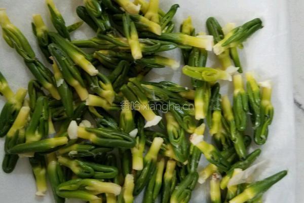 银耳莲子红枣糖水的做法图解4
