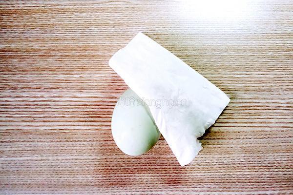 自制出油咸鸭蛋的做法图解2