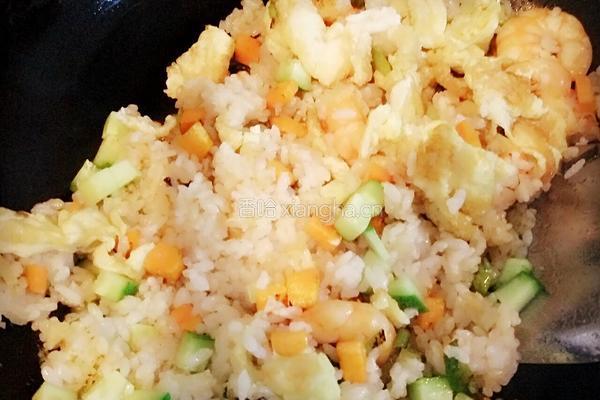 鲜虾炒饭的做法图解7