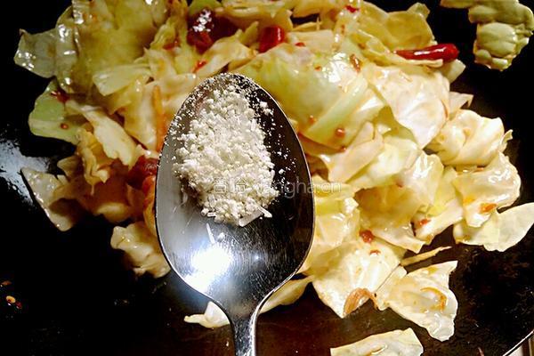 干锅手撕包菜的做法图解10