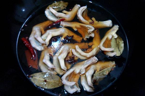 卤鸭爪的做法图解7
