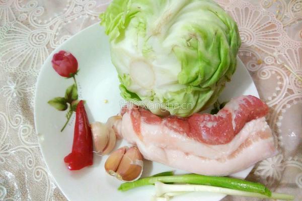 干锅包菜的做法图解1