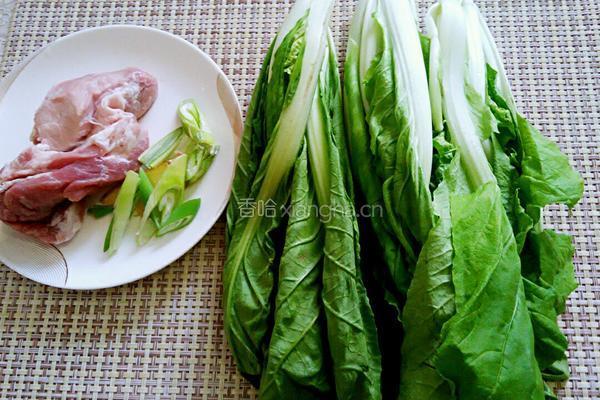 小白菜炒肉的做法图解1