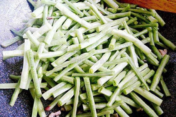 豇豆角炒肉的做法图解10