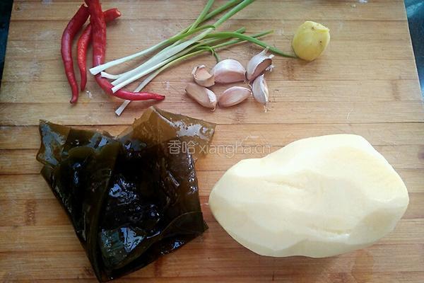 海带炖土豆的做法图解1