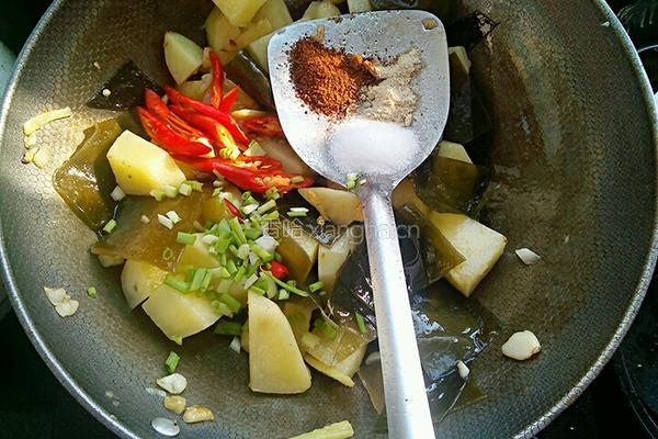 海带炖土豆的做法图解6