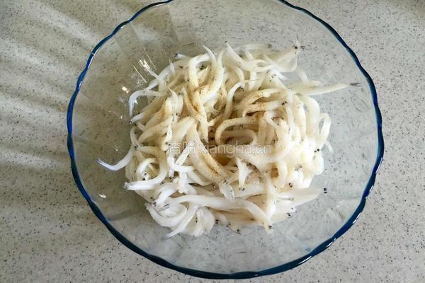 银鱼鸡蛋汤的做法图解2