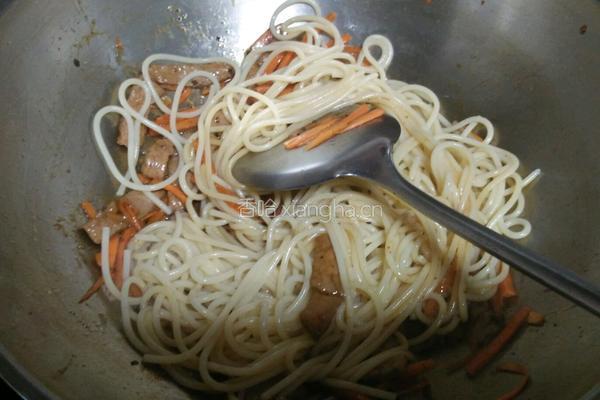 黑椒牛柳炒意面的做法图解11