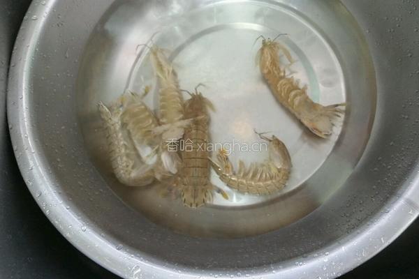 皮皮虾豆腐煲的做法图解1